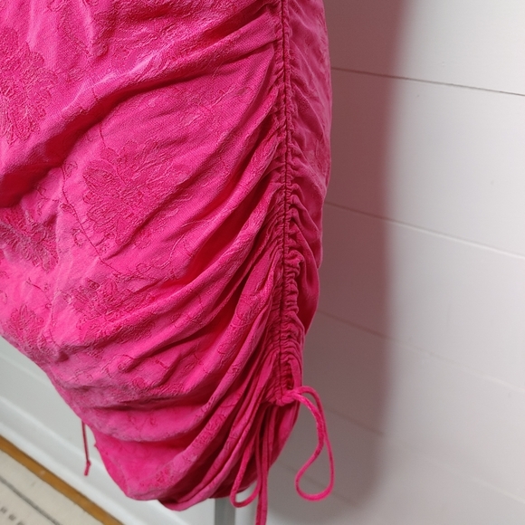 Aritzia Wilfred Only ruched fuschia dress M - Picture 4 of 12